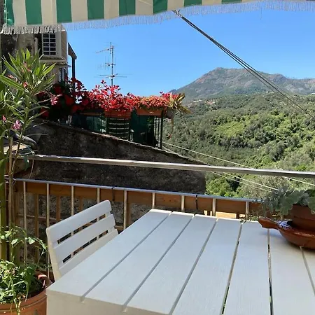 Bilocale Spazioso Con Balconcino Sulle Alture Di * Λεβάντο